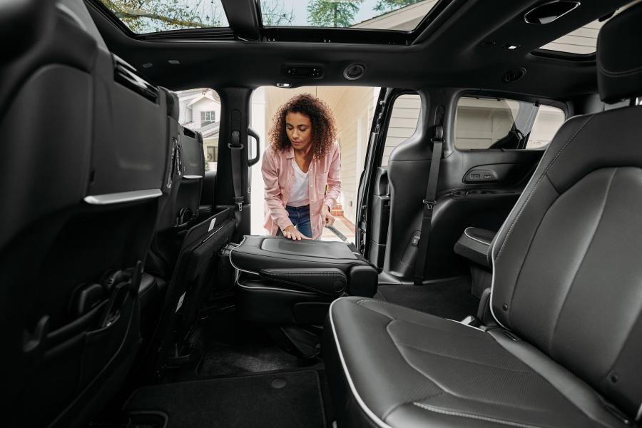Интерьер Chrysler Pacifica Limited S Appearance Package AWD (RU) 2020 года  (фото 64 из 70)